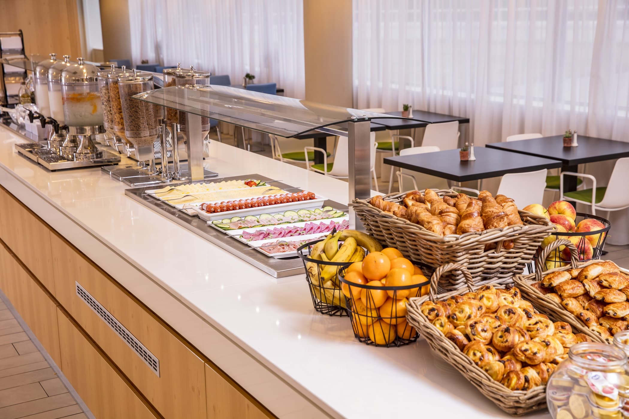 breakfast restaurant