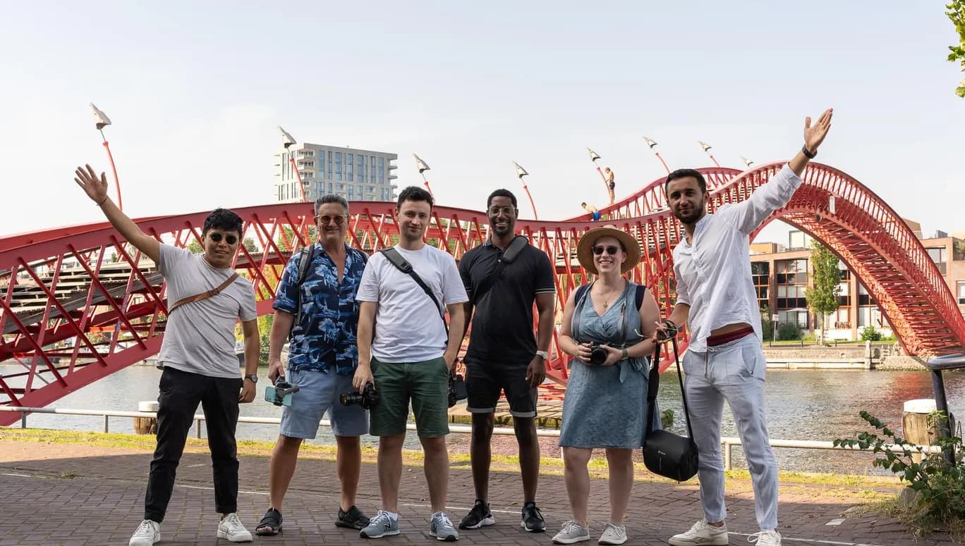 Instawalk Oostelijke Eilanden september 2023 group picture in front of the Phytonbridge