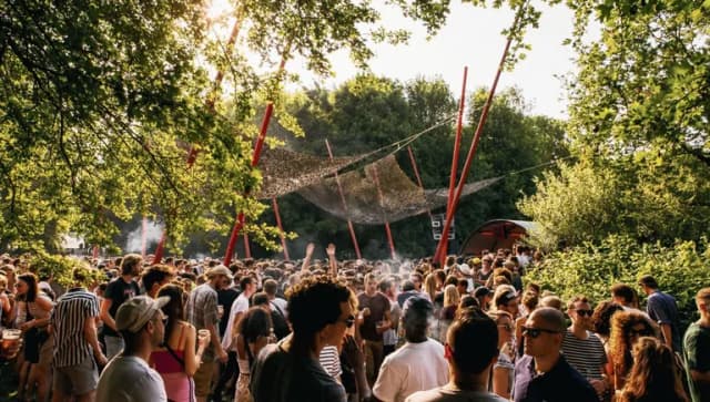 Dancers in the woods at Lentekabinet outdoor festival