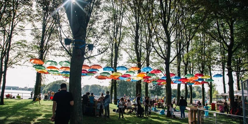 People hanging out at the West Beach 24H Nieuw-West