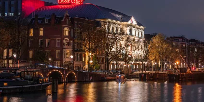 Koninklijk Theater Carré outside of theatre at night