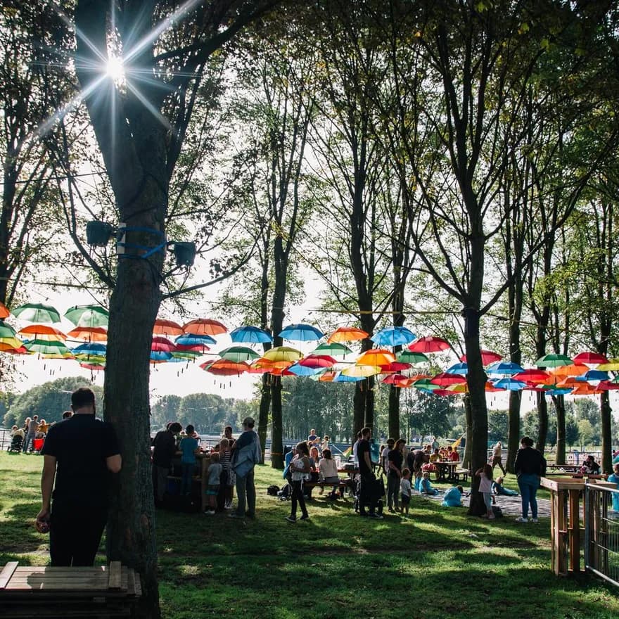 People hanging out at the West Beach 24H Nieuw-West