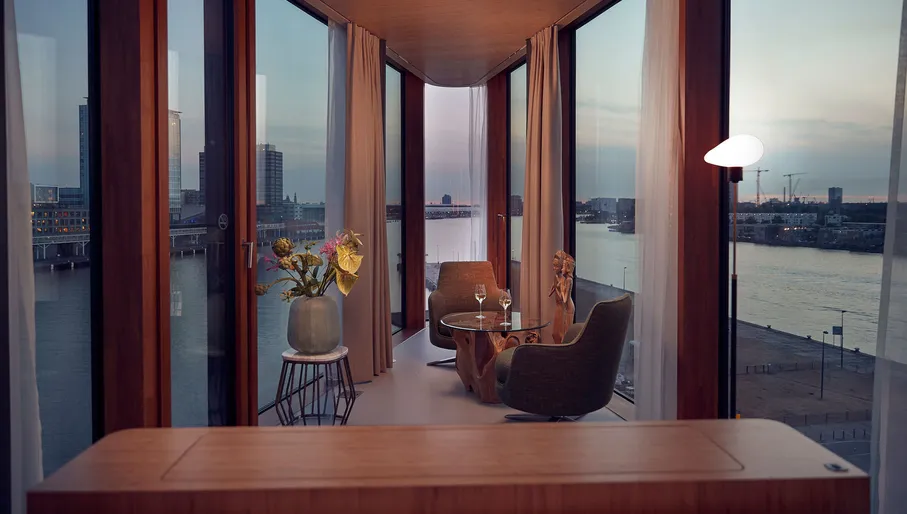 WOW suite of Hotel Jakarta.