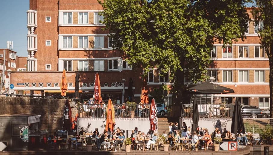 De Neef van Fred restaurant exterior - People having drinks