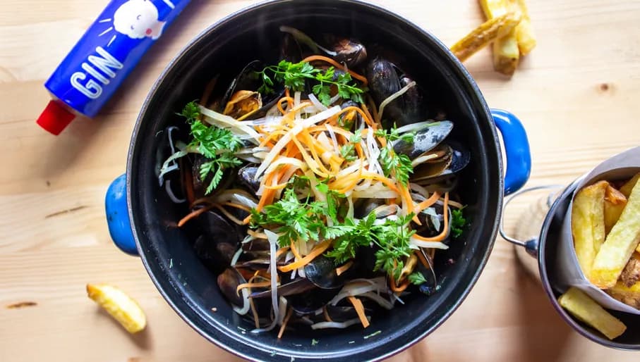 Mossel & Gin restaurant signature dishes