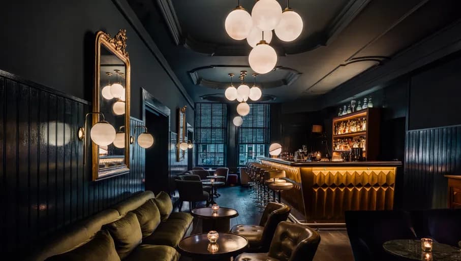 Pulitzer bar interior