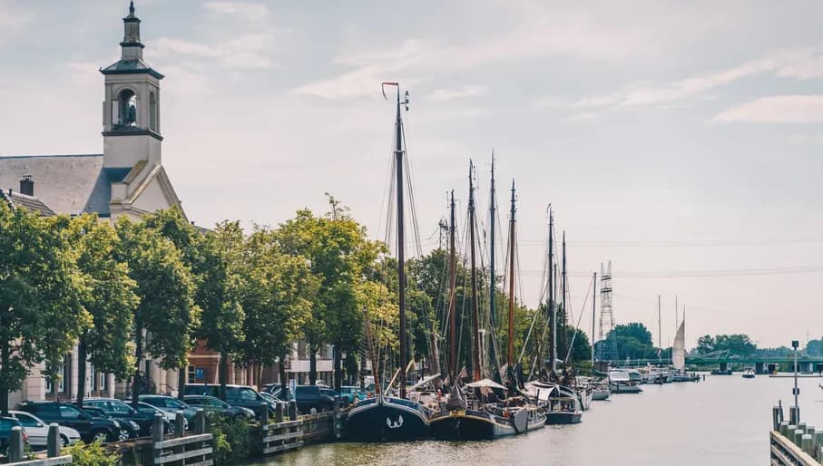Gooi Vecht & Flevoland-lake with docked boats
