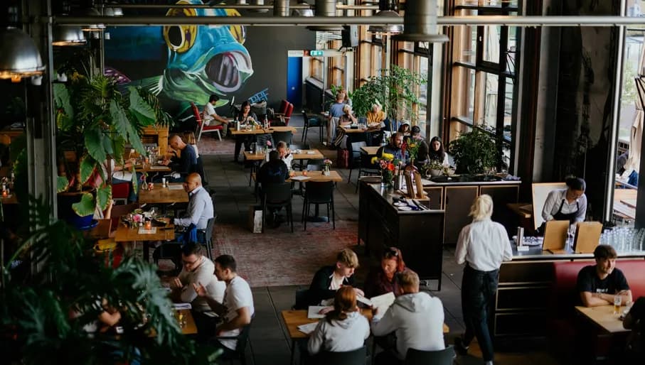 Café-Restaurant de IJkantine people sitting inside