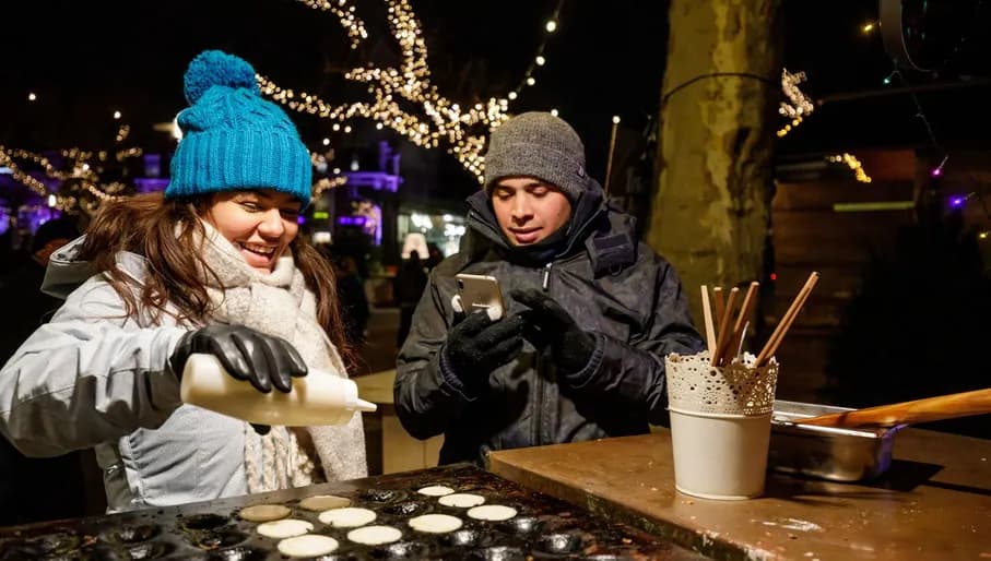 People at the christmas market: Christmas Village on Museumplein