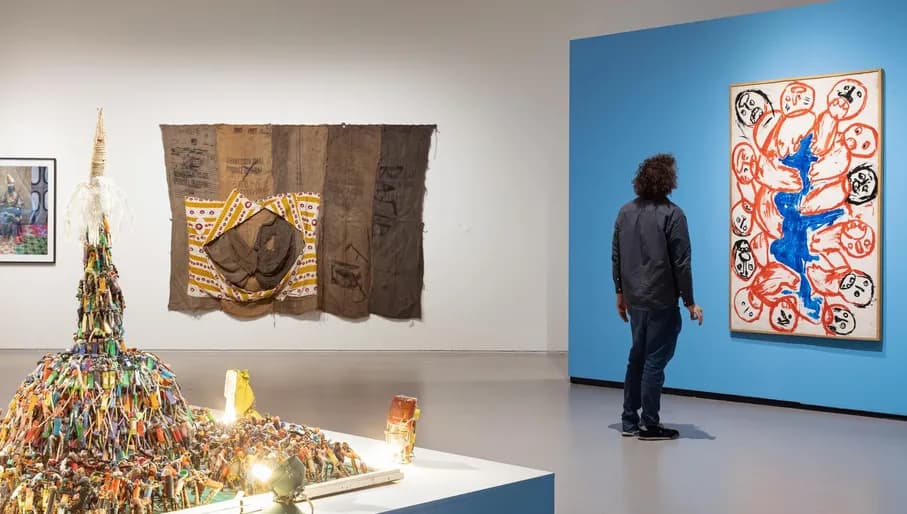 Installation view of Kosmogonie: Zinsou – een Afrikaanse kunstcollectie Cosmogony: Zinsou -- an African art colleciton contemporary art exhibition in October 2022