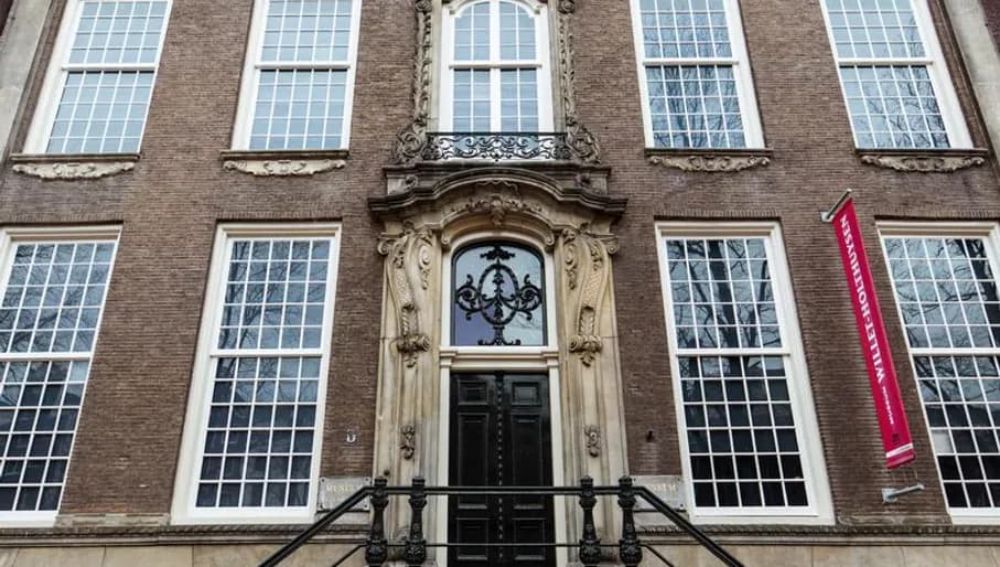 Exterior of Museum Willet Holthuysen.
