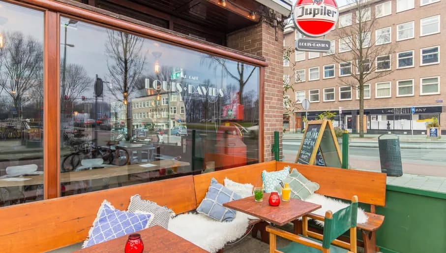 Bar Café Louis Davids terrace