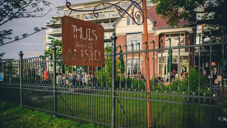 Restaurant Thuis aan de Amstel, Oost exterior