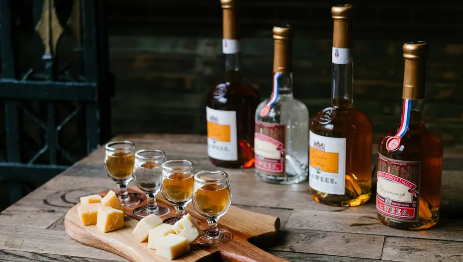 Proeflokaal van Wees café-restaurant genever and snacks