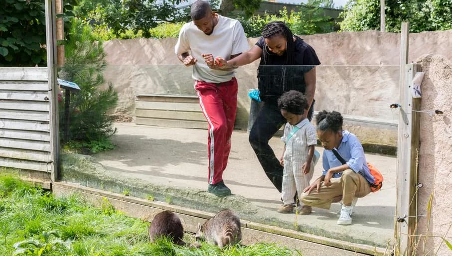 Family exploring at Almere Jungle