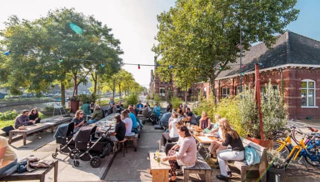De Bakkerswinkel terrace in Westerpark