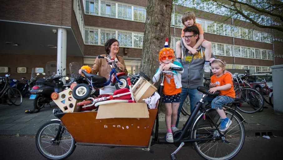 First King's Day. Hundreds of thousands celebrate the festival in the capital of the Netherlands.